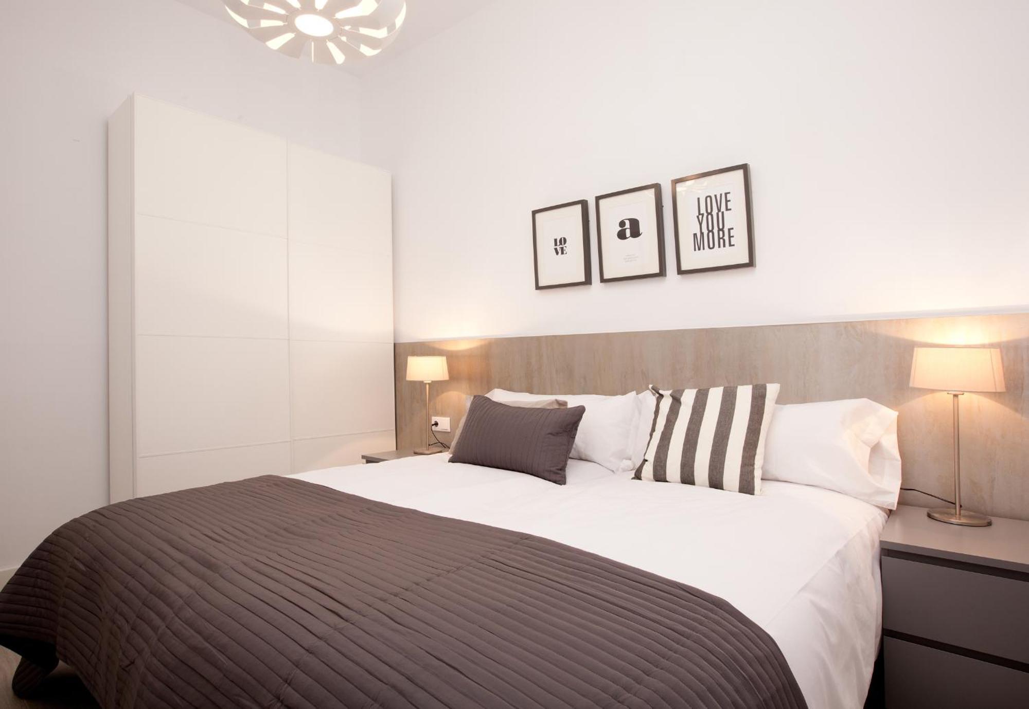 Click&Flat Seneca Suites Barcelona Habitación foto