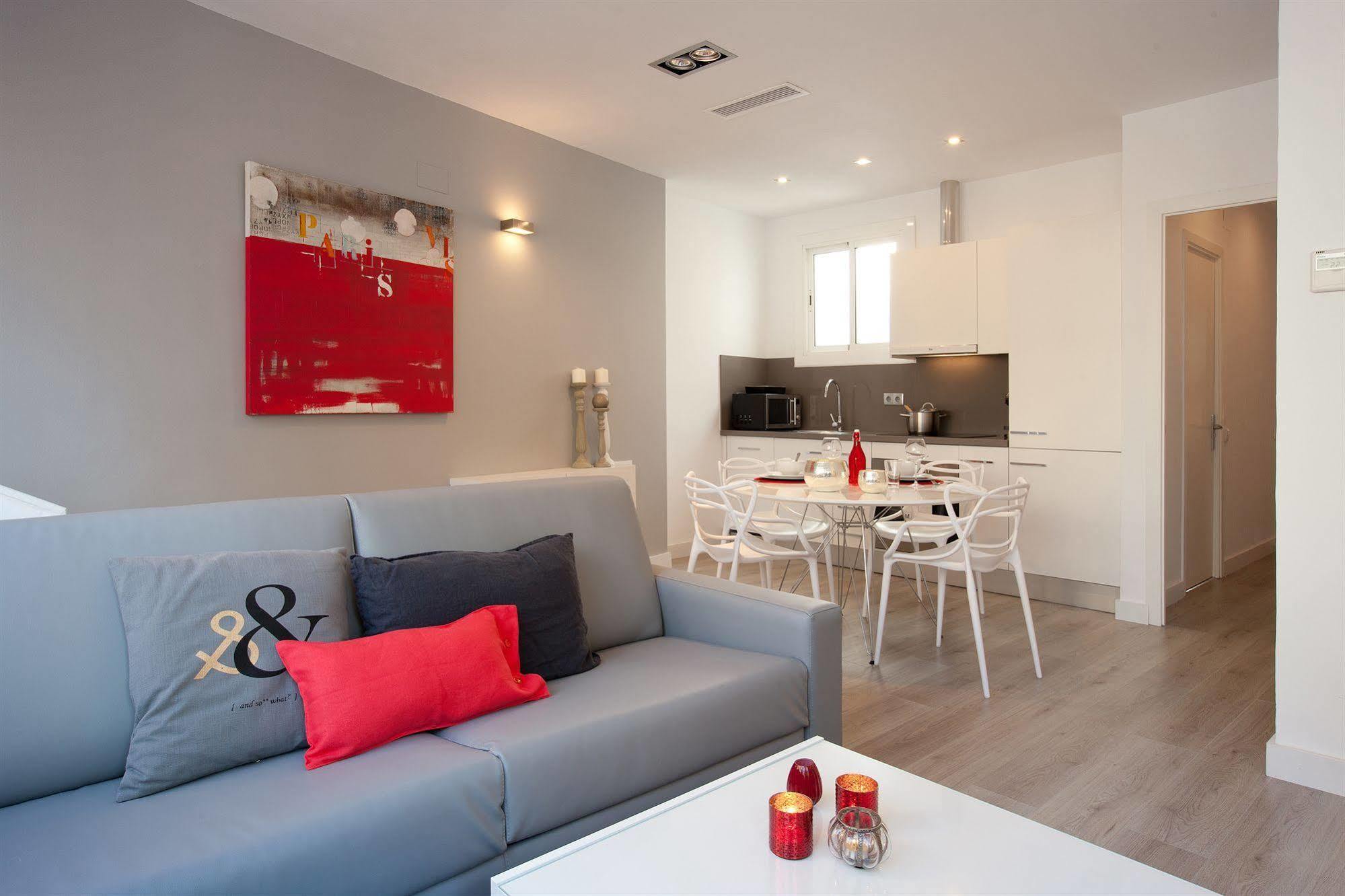 Click&Flat Seneca Suites Barcelona Exterior foto